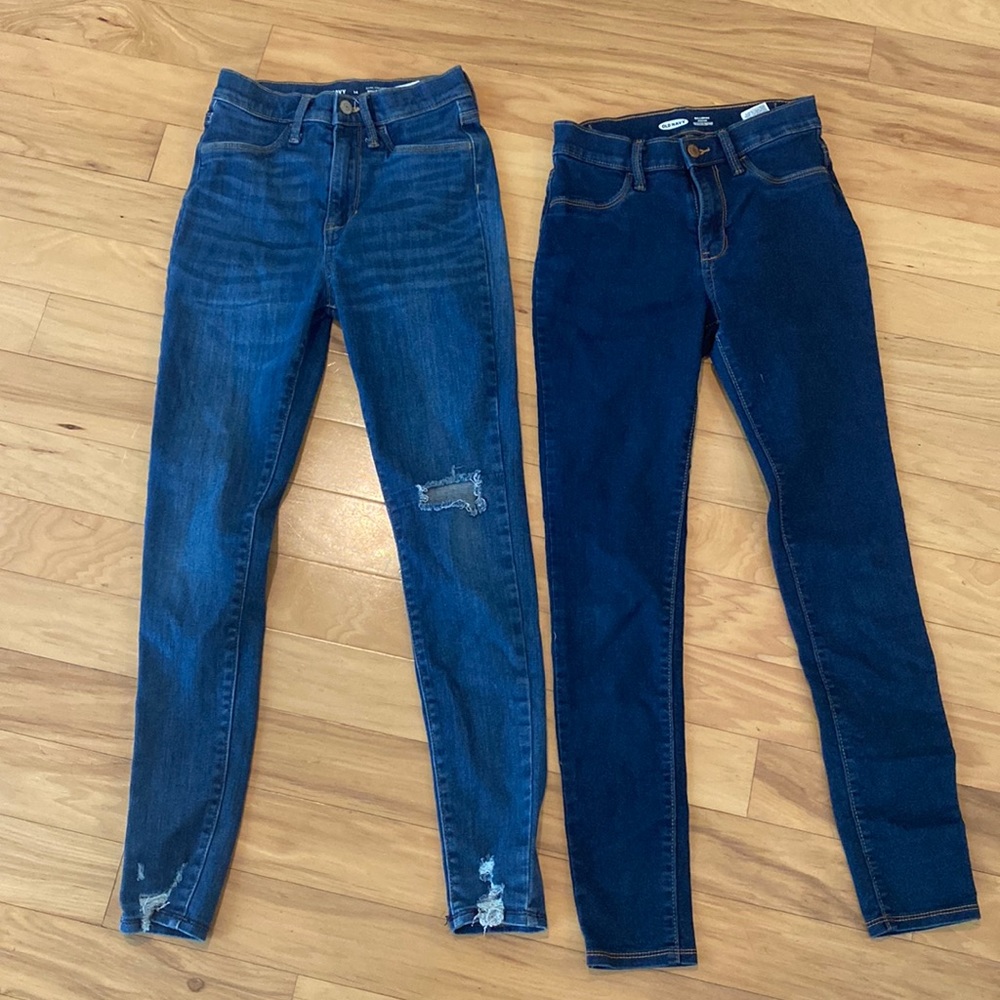 2 pairs of Old Navy ballerina jeggings. 1 dark denim, 1 distressed.